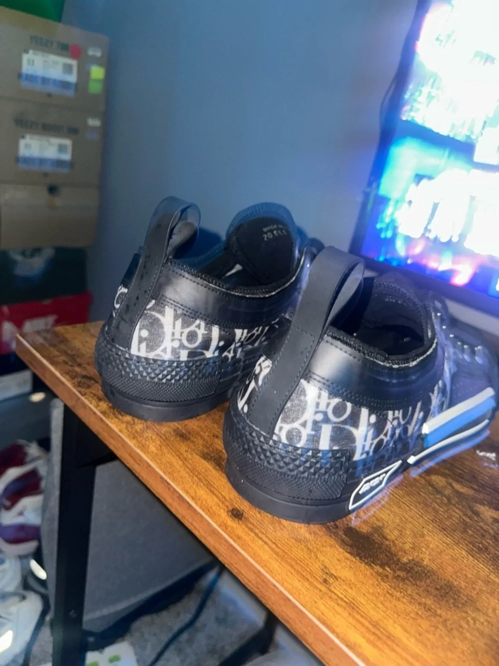 Dior Black Low-Top Logo Panel Sneakers - Picture 4 of 5